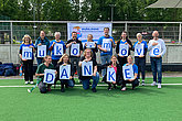 Menschen mit Schildern: muko.move Danke. Die Geschäftsstelle des Mukoviszidose e.V. bedankt sich bei allen, die beim muko.move 2023 dabei waren. 