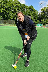 Mit dem Hockeyschläger beim muko.move dabei