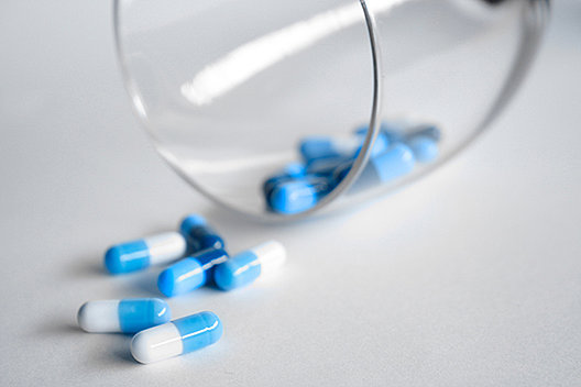 Symbolbild: blaue Tabletten