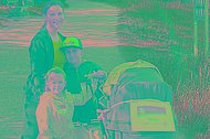 Familie (mit Kindern und Kinderwagen) beim muko.move unterwegs