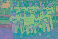 Kinder in Baseball-Outfits mit Schild "Mukoviszidose braucht mehr Aufmerksamkeit" - MUKOmove 2024