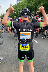 Radfahrer beim Radrennen "Rund um Köln" - mit muko.move-Startnummer